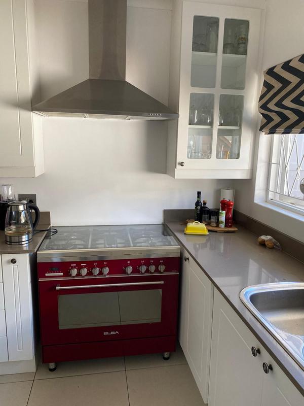 To Let 4 Bedroom Property for Rent in Kreupelbosch Western Cape